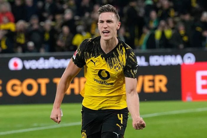 Nico Schlotterbeck gặp chấn thương dây chằng. (Ảnh: AP)
