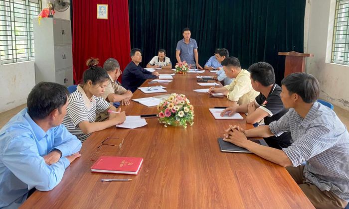 Một buổi sinh hoạt của Chi bộ bản Khì (xã Mường Kim, tỉnh Lai Châu).