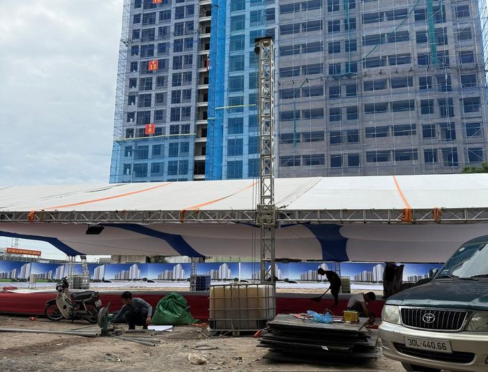 Khu đô thị mới Pháp Vân - Tứ Hiệp, thành phố đã quyết định chuyển đổi công năng các tòa A2, A3 từ nhà ở sinh viên sang nhà ở cho thuê, đồng thời đầu tư xây dựng mới tòa A4. Ảnh: Minh Đức