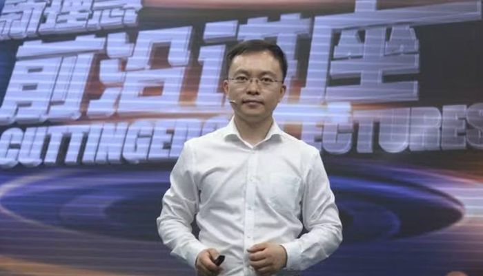 "Trong đêm tối tăm nhất, niềm tin là thứ đầu tiên không được phép lung lay", ông Thái chia sẻ.