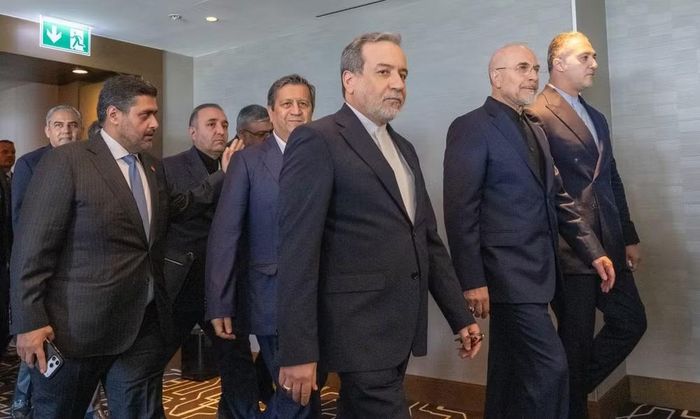 Vòng đàm phán diễn ra trong bối cảnh Iran tuyên bố đóng cửa eo biển Hormuz để đáp trả các cuộc tấn công của Israel nhằm vào Lebanon.