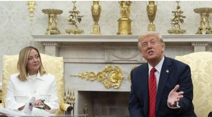 Không dừng lại ở đó, ông Trump còn chỉ trích bà Meloni vì không ủng hộ chiến dịch quân sự của Mỹ nhằm vào Iran.