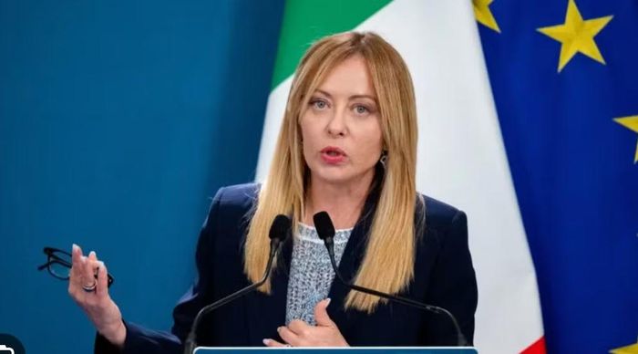 Thủ tướng Italy cũng bày tỏ sự tiếc nuối khi ông Trump không thể hiện thái độ cứng rắn tương tự với những đối thủ của phương Tây.