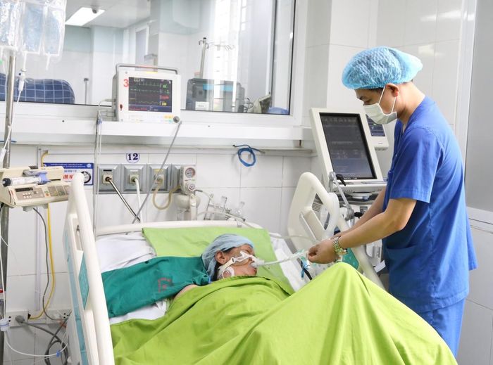 Bệnh nhân nguy kịch do sốc nhiệt được chăm sóc và điều trị tại Bệnh viện Đa khoa tỉnh Phú Thọ. BVCC