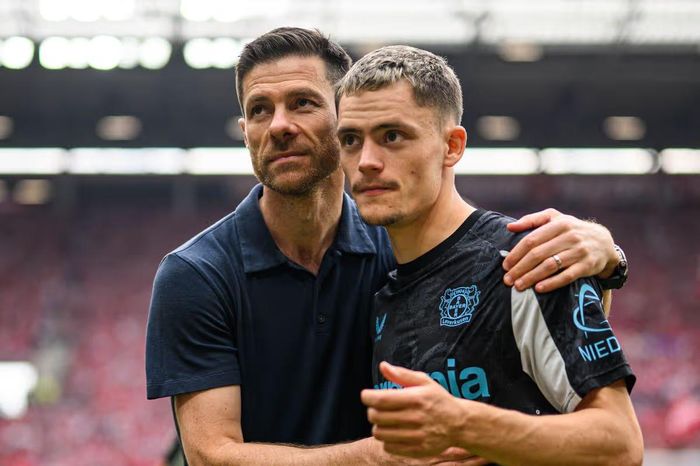 Alonso đã nâng tầm Wirtz vào thời điểm ông còn dẫn dắt Bayer Leverkusen. ẢNH: MIRROR/GETTY