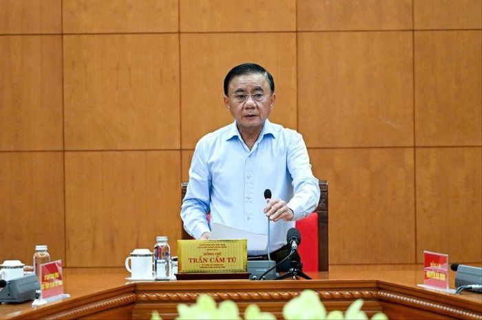 Ủy viên Bộ Chính trị, Thường trực Ban Bí thư Trần Cẩm Tú chủ trì cuộc họp. Ảnh: NHÂN DÂN