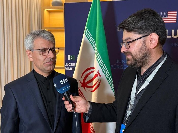  Người phát ngôn Bộ Ngoại giao Iran – ông Esmaeil Baqaei (trái) trả lời phỏng vấn IRNA. Ảnh: IRNA 