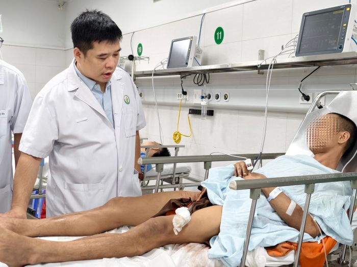 Người bệnh nhập viện trong tình trạng sốc chấn thương. 