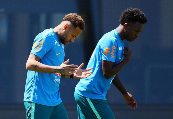 Neymar tập trung hồi phục trước cơ hội trở lại thi đấu cho tuyển Brazil.
