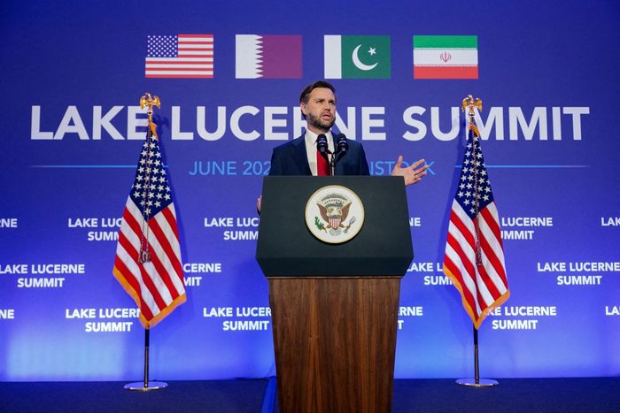  Phó tổng thống Mỹ JD Vance cho biết Iran đã đồng ý cho phép các thanh tra viên từ Cơ quan Năng lượng Nguyên tử Quốc tế (IAEA) vào nước này. Ảnh: Reuters. 