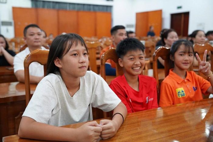 Các thí sinh hào hứng trong Lễ bế mạc