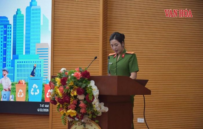 Phó Trưởng phòng Cảnh sát Kinh tế Công an TP Hà Nội Vũ Thị Hoàng Yến phát biểu tại chương trình