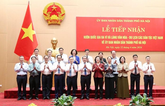 Ủy viên Bộ Chính trị, Bí thư Thành ủy Hà Nội Trần Đức Thắng; Bí thư Trung ương Đảng, Phó Thủ tướng Chính phủ Phạm Thị Thanh Trà; Ủy viên Trung ương Đảng, Bộ trưởng Bộ VHTTDL Lâm Thị Phương Thanh và các đại biểu