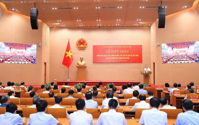 Lễ tiếp nhận và chuyển giao Vườn quốc gia Ba Vì từ Bộ Nông nghiệp và Môi trường; Làng Văn hóa - Du lịch các dân tộc Việt Nam từ Bộ Văn hóa, Thể thao và Du lịch về UBND thành phố Hà Nội quản lý.