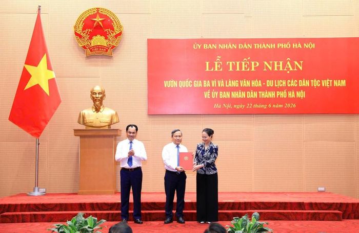 Các đơn vị thực hiện việc bàn giao, tiếp nhận Vườn quốc gia Ba Vì từ Bộ Nông nghiệp và Môi trường và Làng Văn hóa - Du lịch các dân tộc Việt Nam từ Bộ Văn hóa, Thể thao và Du lịch.