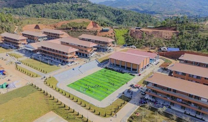 Trường Phổ thông nội trú liên cấp Tiểu học và THCS Si Pa Phìn, tỉnh Điện Biên hiện đang tổ chức dạy học cho 1.013 học sinh với 31 lớp học