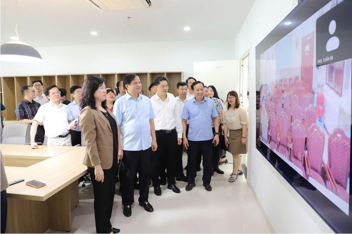 PGS.TS Đào Xuân Cơ, Giám đốc Bệnh viện Bạch Mai khẳng định, hai cơ sở của Bệnh viện Bạch Mai hoạt động cùng chất lượng chuyên môn, cùng văn hóa phục vụ và cùng tiêu chuẩn quản trị - Ảnh: VGP