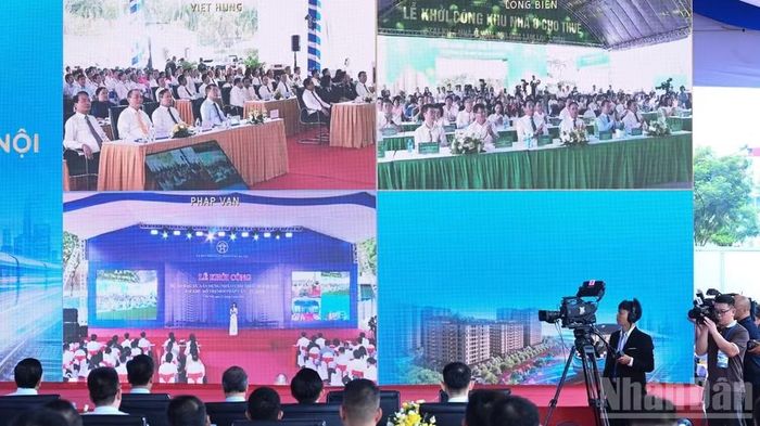 Quang cảnh buổi lễ. (Ảnh: TRẦN HẢI)