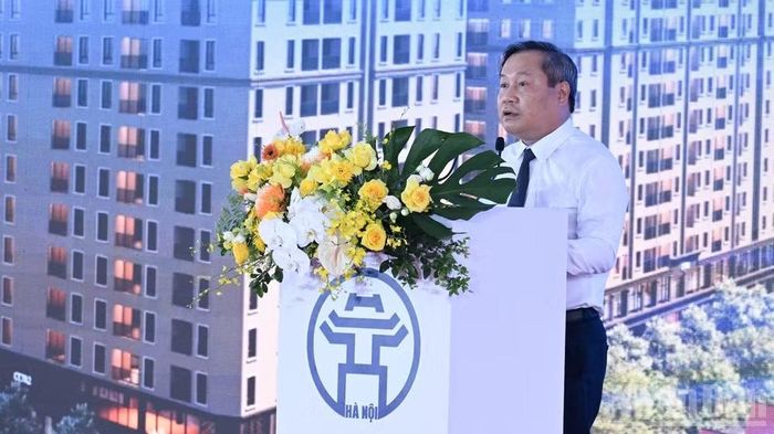 Chủ tịch Ủy ban nhân dân thành phố Hà Nội Vũ Đại Thắng phát biểu ý kiến tại lễ khởi công. (Ảnh: TRẦN HẢI)
