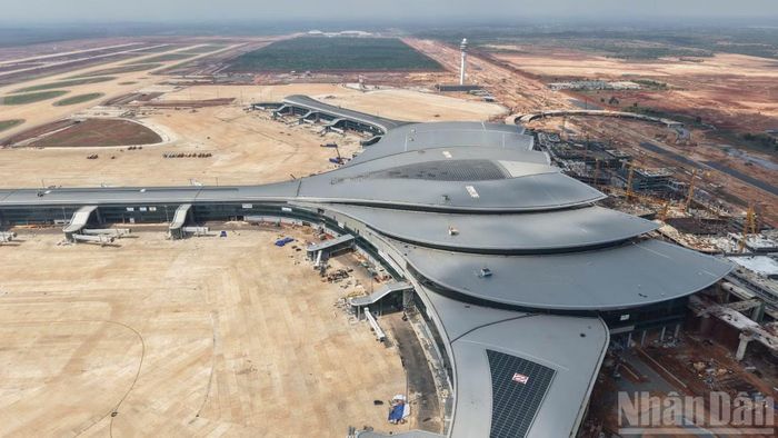 Giai đoạn 1, dự án sân bay Long Thành được đầu tư với công suất 25 triệu hành khách và 1,2 triệu tấn hàng hóa mỗi năm.