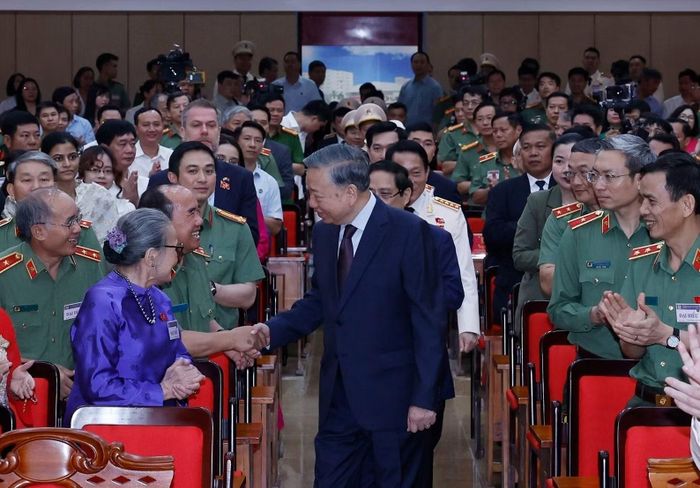 Tổng Bí thư, Chủ tịch nước Tô Lâm với các đại biểu. (Ảnh: TTXVN)