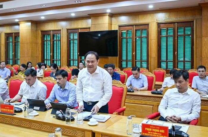 Đại biểu tham luận về giải pháp thực hiện nhiệm vụ kiểm tra, giám sát. (Ảnh: DUY LINH)