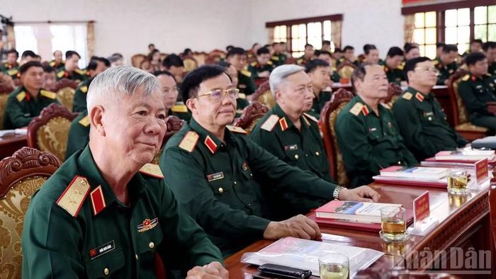 Đại biểu tham dự hội thảo.