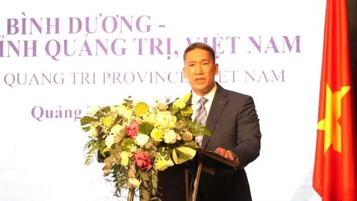 Quyền Bộ trưởng Hải quân Hoa Kỳ Hùng Cao phát biểu tại chương trình.