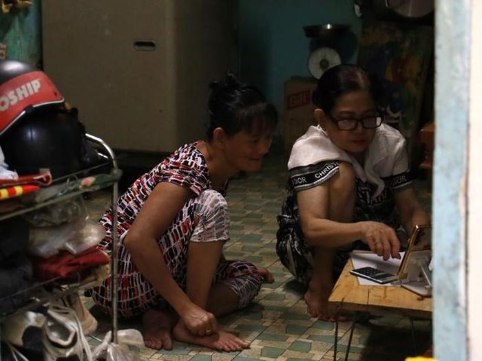Không ít hộ gia đình ba thế hệ cùng sinh hoạt trong không gian chưa đầy 10 m²