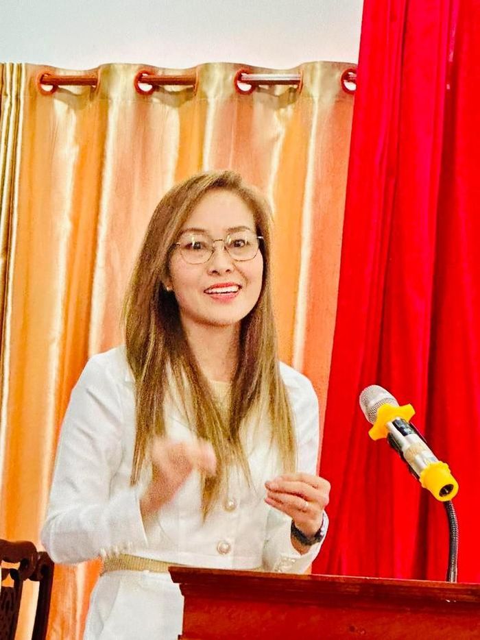 Tác giả Mai Thắm (Tây Ninh) phát biểu cảm nghĩ về trại sáng tác năm 2026