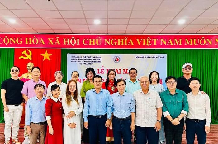 Các tác giả tham gia trại sáng tác kịch bản sân khấu năm 2026 tại Cần Thơ