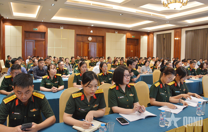 Đại biểu dự khai mạc lớp tập huấn. 