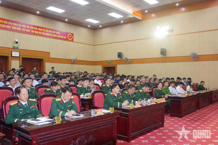 Các đại biểu tham dự. 