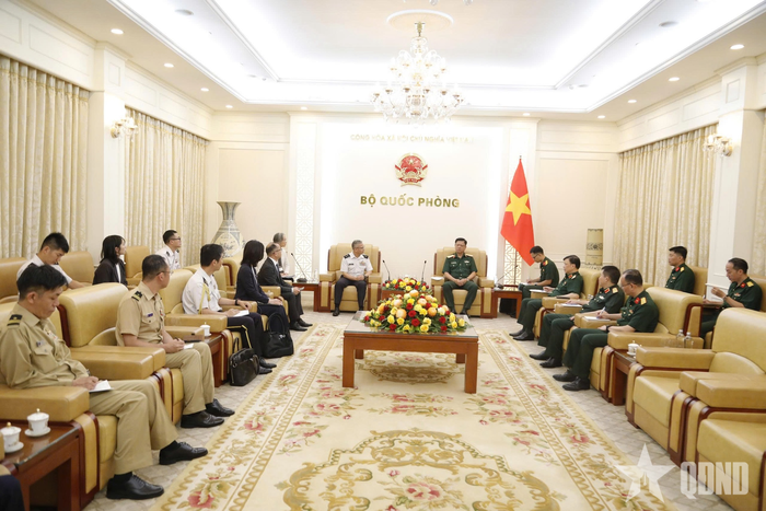  Quang cảnh buổi tiếp. 