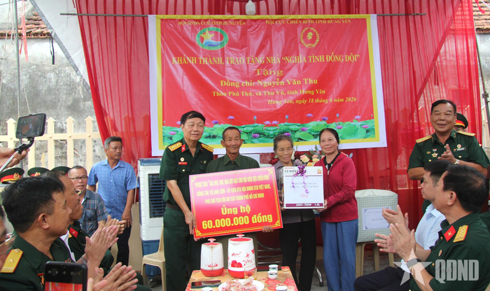  Cựu chiến binh Vũ Anh Sơn hỗ trợ gia đình Cựu chiến binh Nguyễn Văn Thu kinh phí xây dựng nhà "Nghĩa tình đồng đội". 