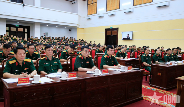 Các đại biểu dự tại điểm cầu Sở chỉ huy Tổng cục Hậu cần - Kỹ thuật. 