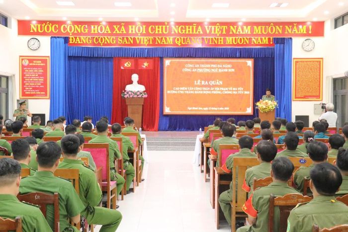 Quang cảnh lễ ra quân