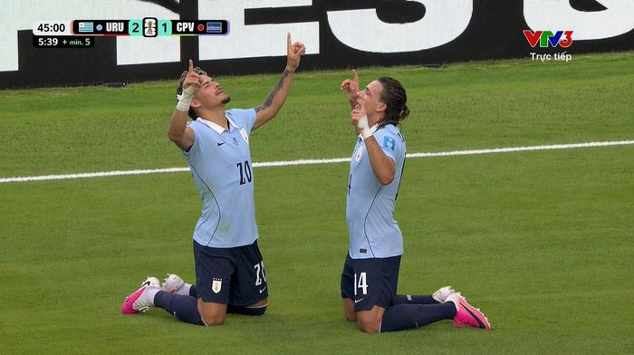  Uruguay nhanh chóng thể hiện đẳng cấp của mình vào cuối hiệp 1. ẢNH: VTV 