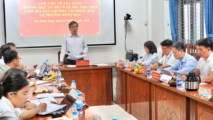 Đồng chí Nguyễn Phước Lộc, Ủy viên Trung ương Đảng, Phó Bí thư Thành ủy, Chủ tịch Ủy ban MTTQ Việt Nam TPHCM phát biểu chỉ đạo buổi làm việc. Ảnh: HOÀNG HÙNG