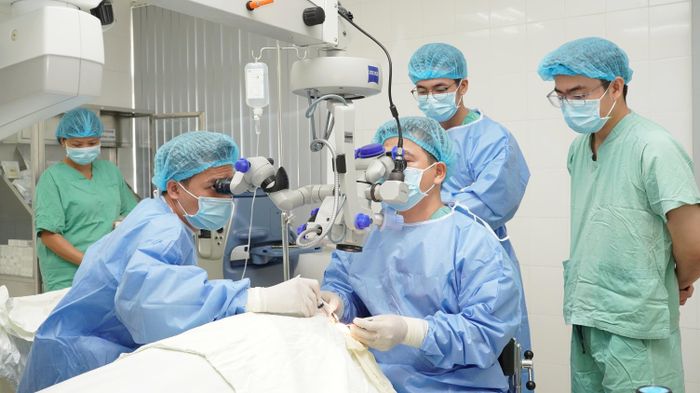  Ghép tạng từ người chết não hiến tặng cho bệnh nhân 