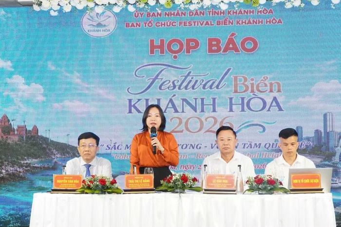 Bà Thái Thị Lệ Hằng, Giám đốc Sở Văn hóa, Thể thao và Du lịch tỉnh Khánh Hòa thông tin về Festival Biển Khánh Hòa 2026.