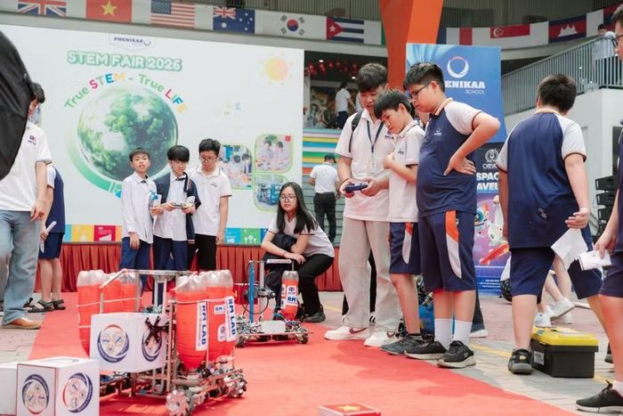 Học sinh Phenikaa School tham gia Ngày hội Stem Fair.