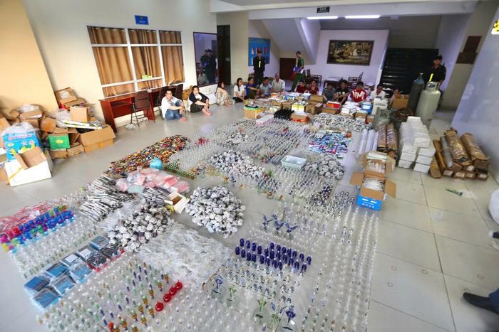 Hơn 100.000 dụng cụ, bán thành phẩm phục vụ việc sử dụng trái phép chất ma túy vừa bị Công an TPHCM thu giữ trong chuyên án triệt phá đường dây sản xuất, tiêu thụ quy mô lớn.