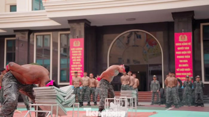 Đằng sau những bước chân vững chãi, những đòn thế mạnh mẽ và ánh mắt sắc lạnh là quá trình khổ luyện không ngừng nghỉ của những người lính mang trên vai trọng trách đặc biệt: bảo vệ sự bình yên và an toàn tuyệt đối cho các mục tiêu cảnh vệ của đất nước.