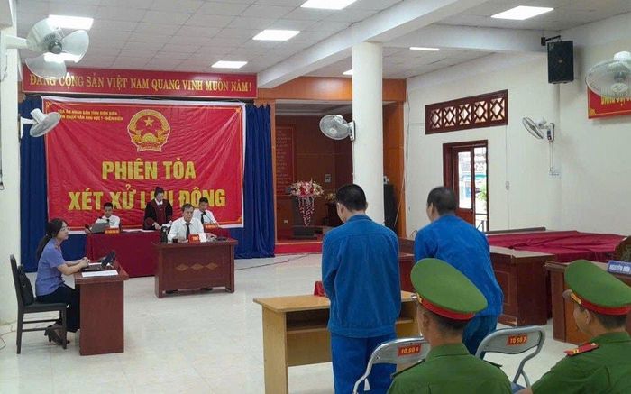 Toàn cảnh phiên tòa.