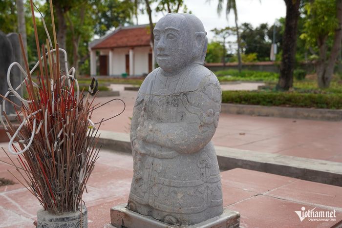 Tượng quản mã sau khi được khôi phục phần đầu. Ảnh: T.T