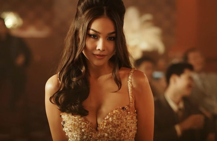 Tạo hình vũ nữ của Thanh Hằng trong "Madames Thanh Sắc".