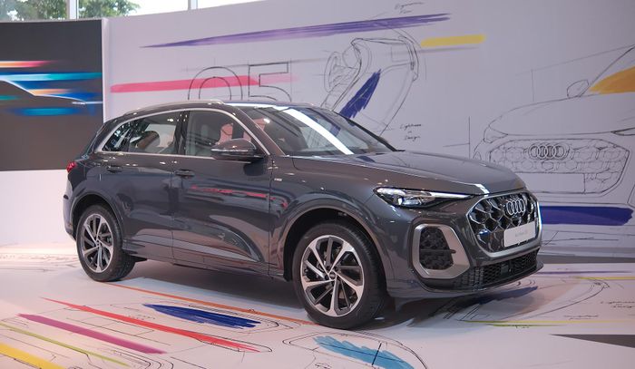 Audi Q5 SUV TFSI quattro S line có giá 2,849 tỷ đồng. Ảnh: Audi Việt Nam