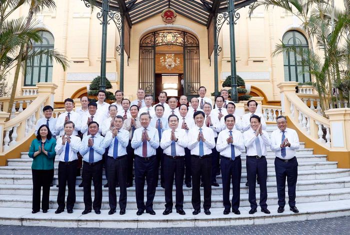 Tổng Bí thư, Chủ tịch nước Tô Lâm và các thành viên Ban Chỉ đạo. Ảnh: TTXVN.