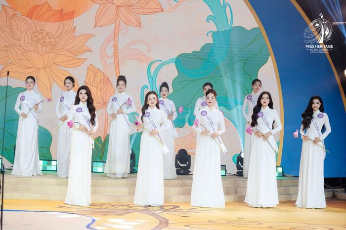 Các thí sinh trong cuộc thi Hoa hậu Di sản Áo dài Việt Nam Toàn cầu 2026.